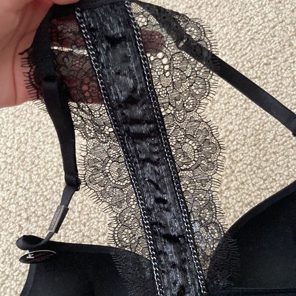 NEW Victoria’s Secret Bombshell Push-Up Bra Size 32C Embellished Back Velvet NWT - Picture 6 of 7